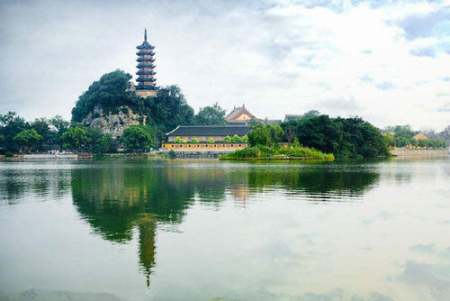 金山寺在哪个城市 镇江金山寺雷峰塔